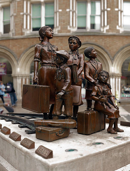 statue of refugees in Liverpool of the Kindertransport