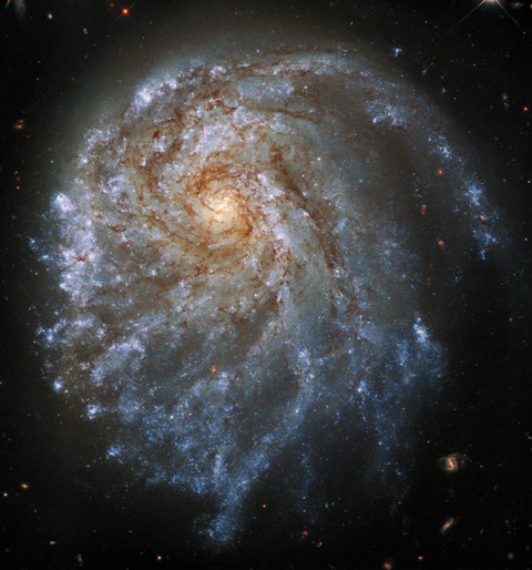 Hubble Captures a Spiral Galaxy  120 million light-years away