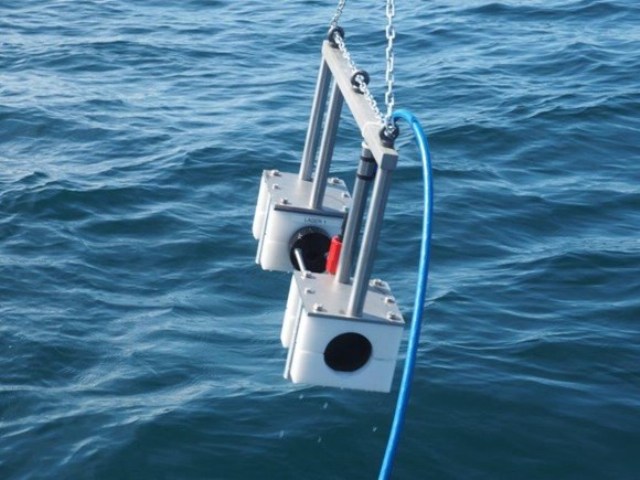 The Innovative WeeHoloCam:  Rapid 3D Imaging of the Marine Environment