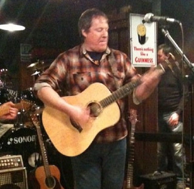 Eamonn Keyes -Friday Night Gig in the Orkney Club