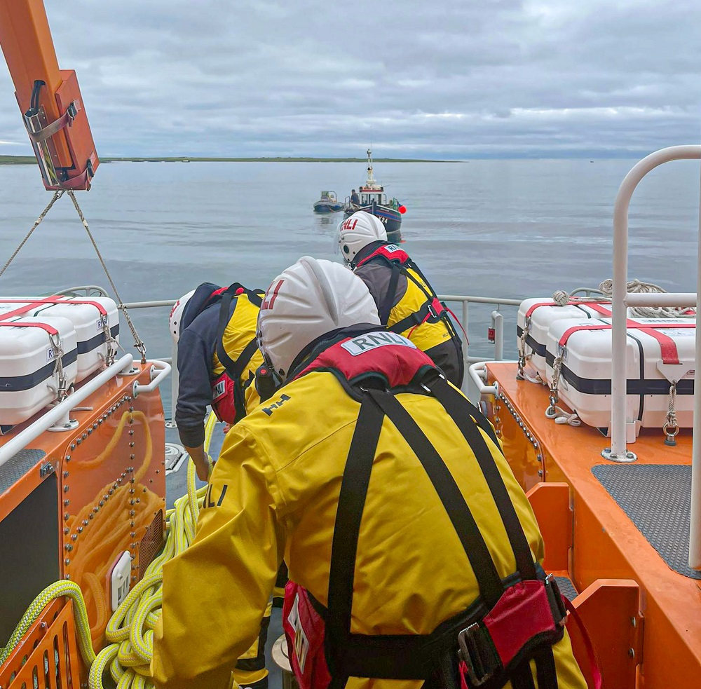 Kirkwall RNLI Assist Two Vessels