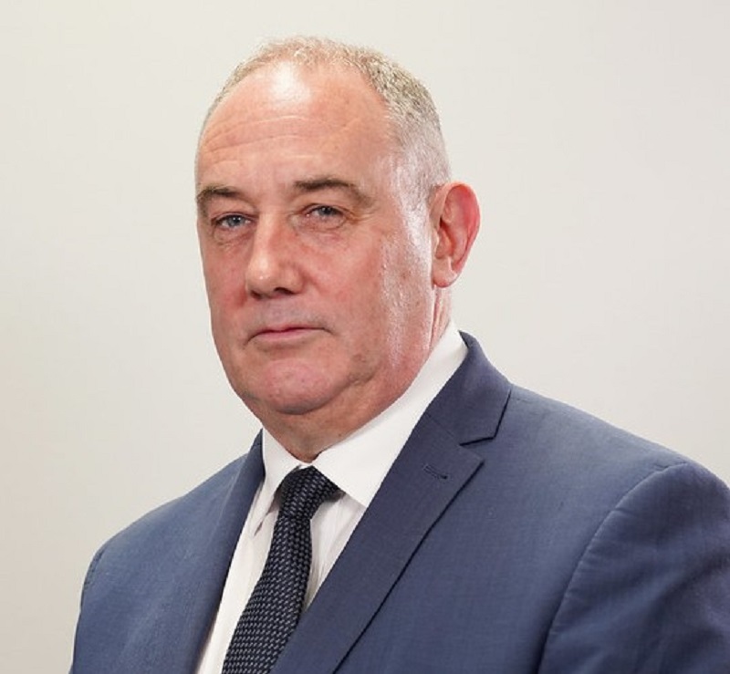 Head and shoulders picture of Paul McLennan