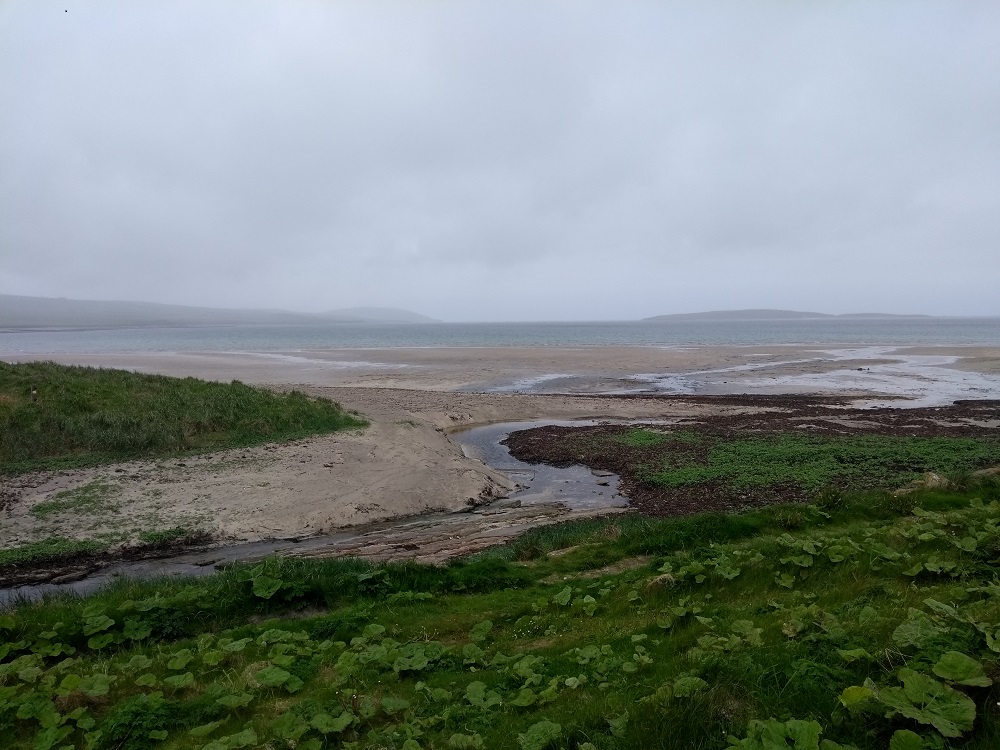 the point where the burn runs into the bay can be a crossing point.