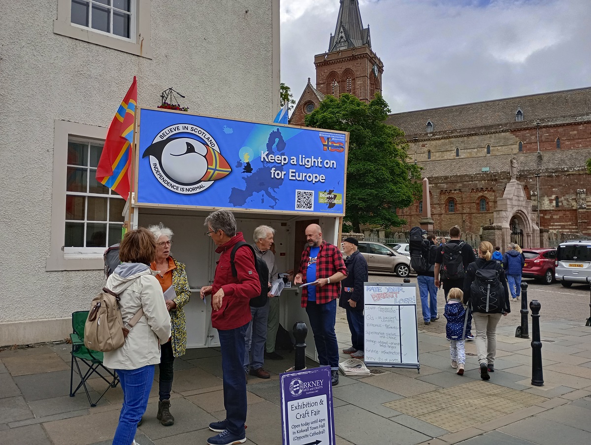 Yes Orkney stall and activists talking to people in Kirkwall