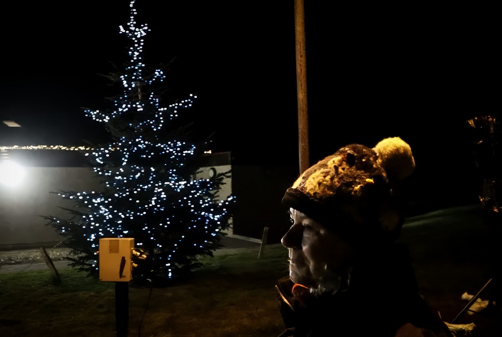Bringing Festive Cheer to Deerness with Tree Lighting Event