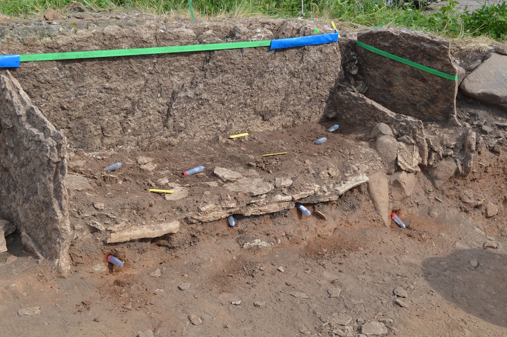 Excavating one of the oldest stone burial chambers in Sweden