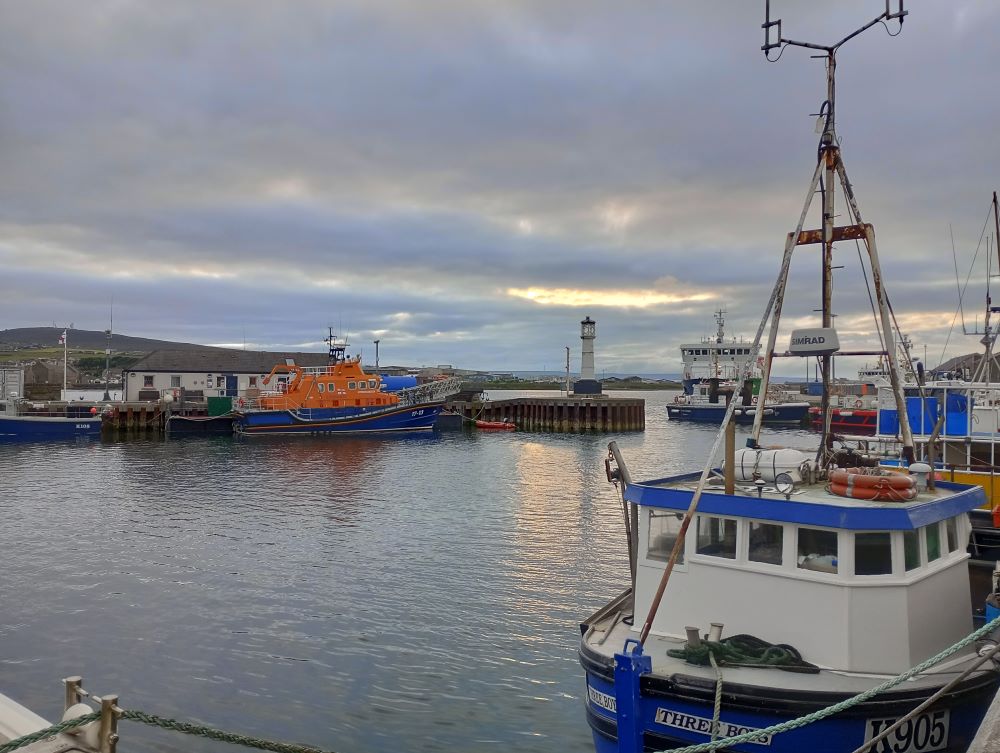 Weather Forecast: Dry, cloudy morning, heavy afternoon rain then showers. Windy.