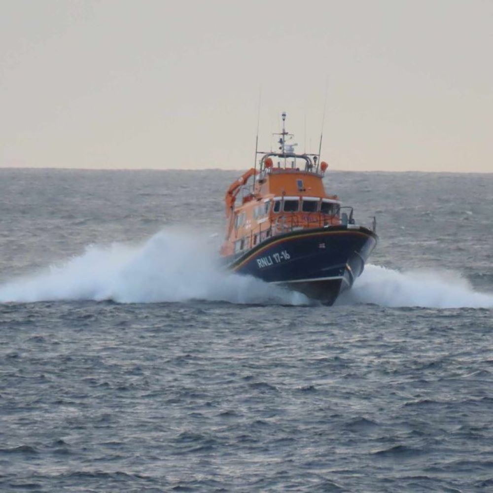 Couple Rescued from The Brough of Birsay #RNLI