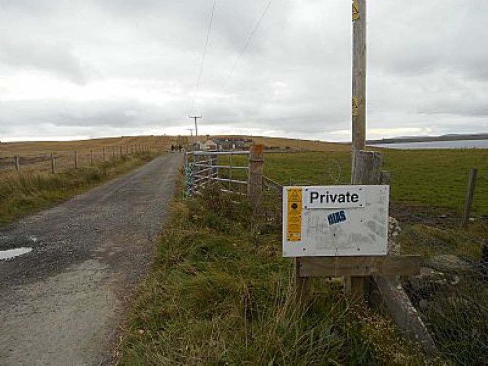 sign at road end that says private