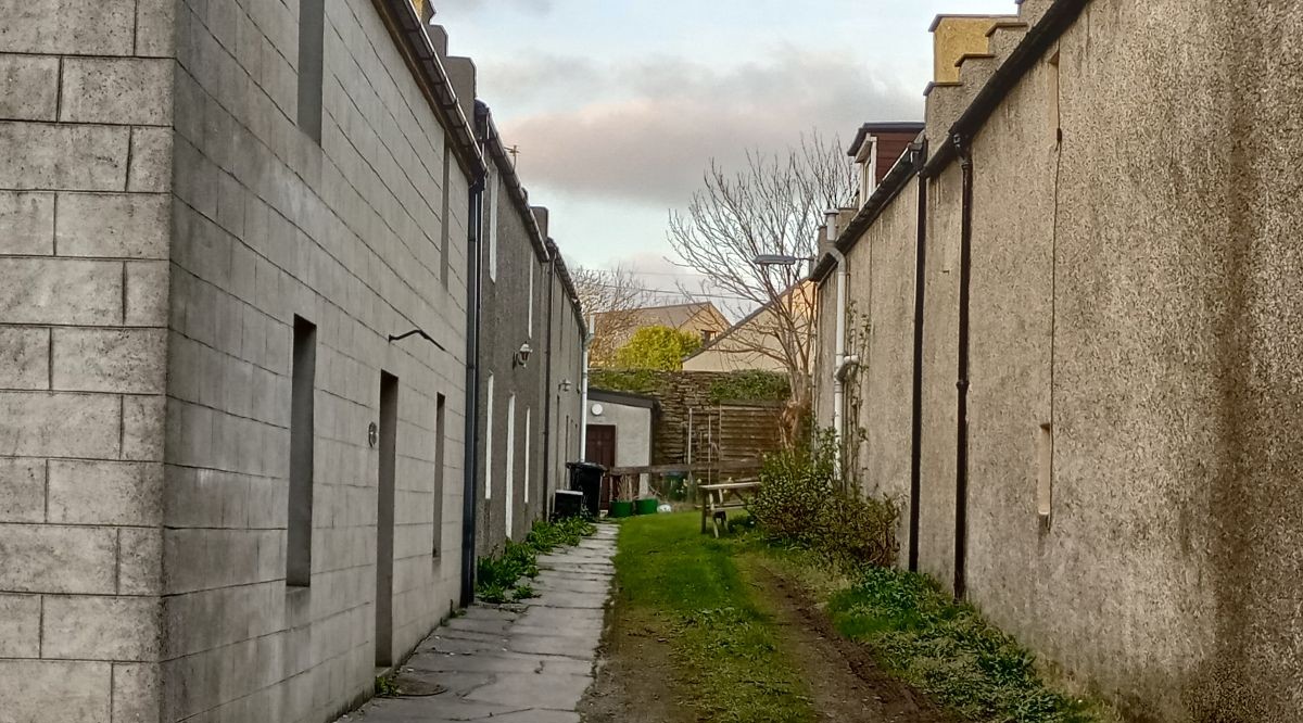 Orkney’s Historic Lanes Plunged into Darkness:  OIC’s Streetlighting Cost Cutting Scheme