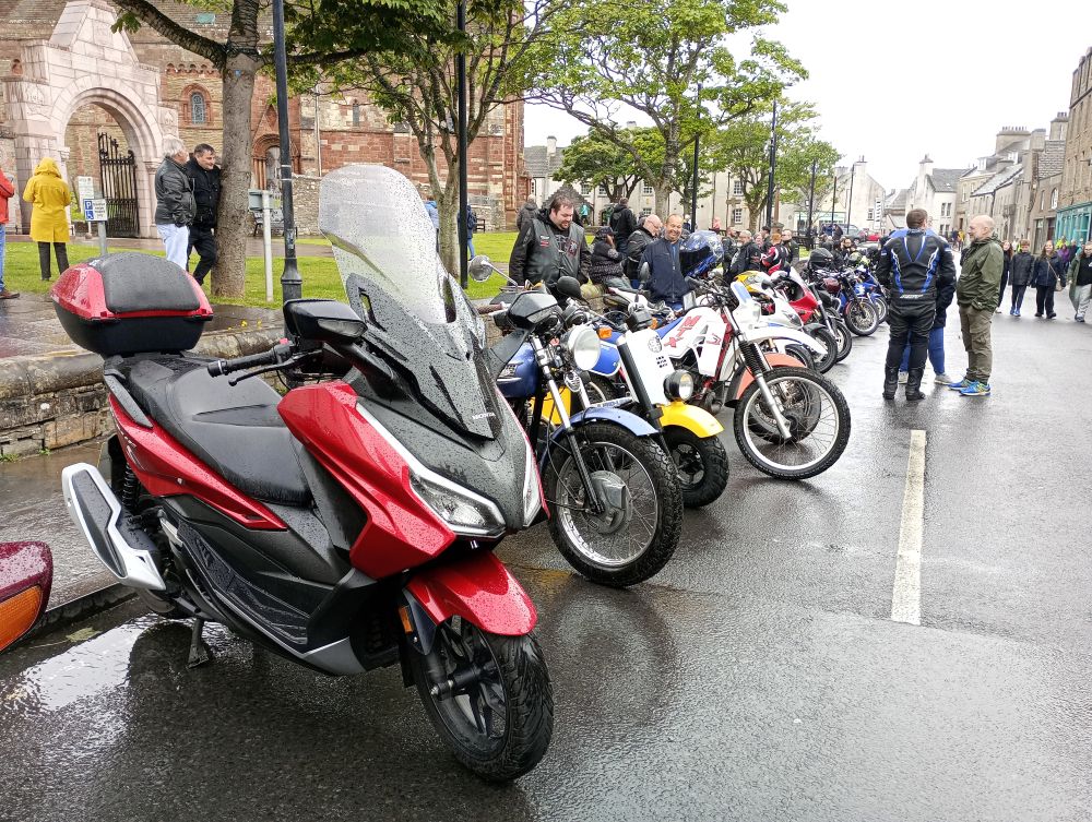Weather Forecast 16 June: Dull, damp start to Monday. Bright spells developing.