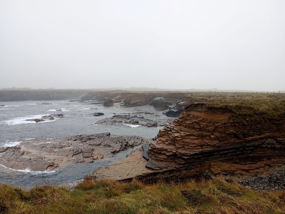 Weather Forecast 19 October : Bright start. Increasingly cloudy and windy with spells of rain.