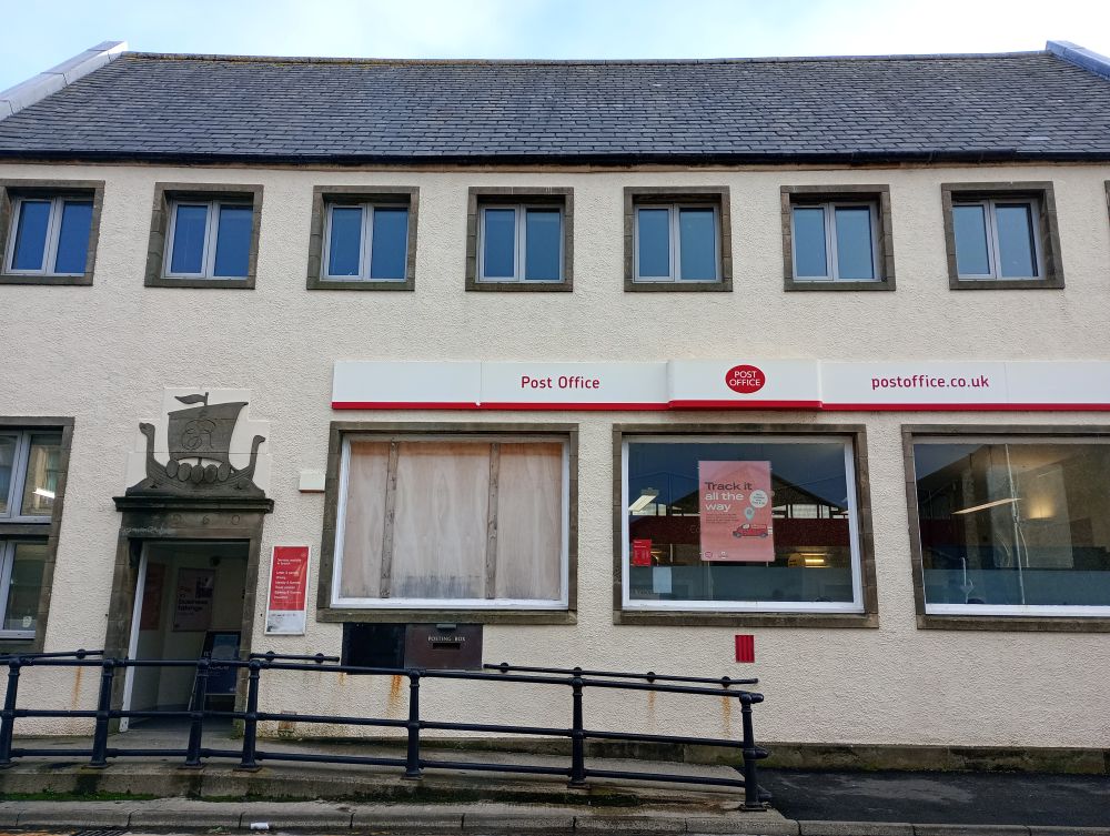 Weather Forecast 14 November : Cold and breezy with showers.