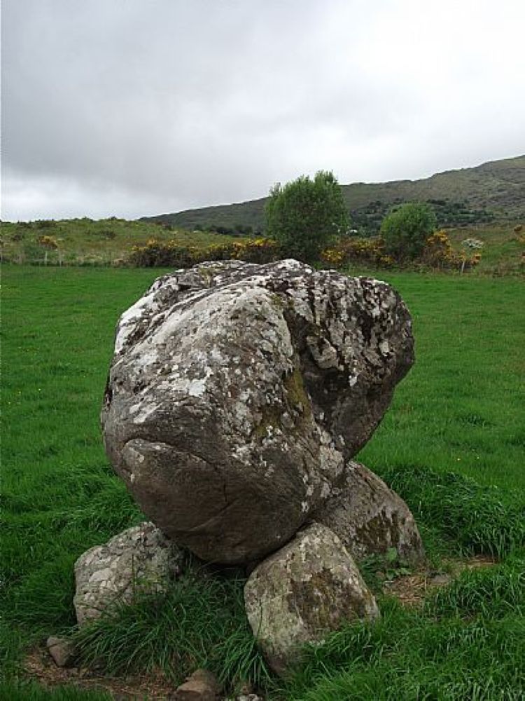 Faces In Stone – Plus