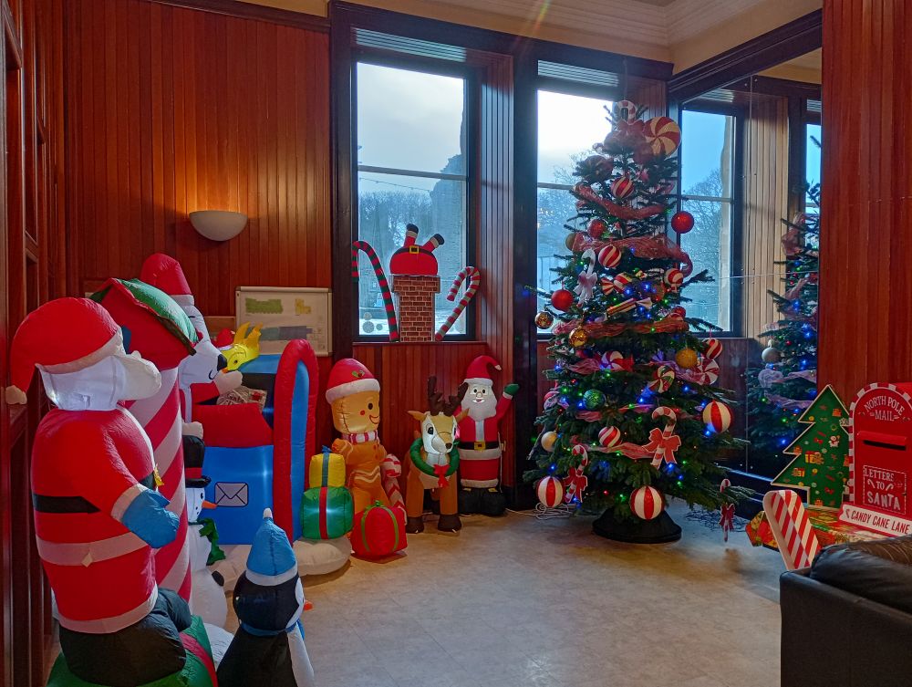 Weather Forecast 4 December : Sunny spells and showers, fresh southeasterly breeze Thursday.