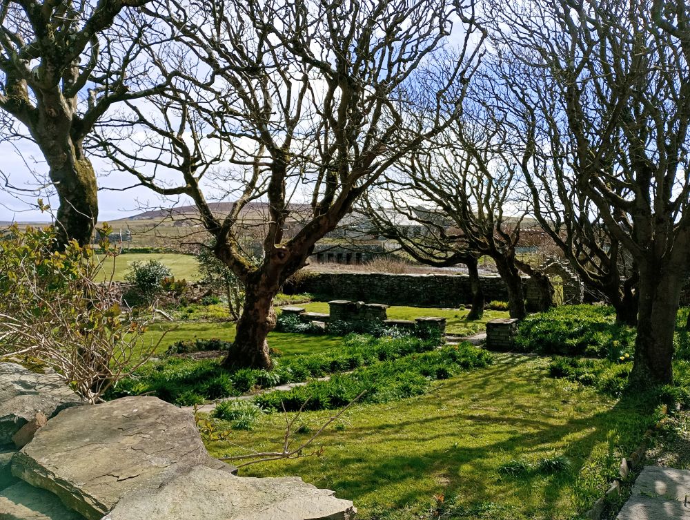Weather Forecast : Cloudy with rain spreading northeastwards